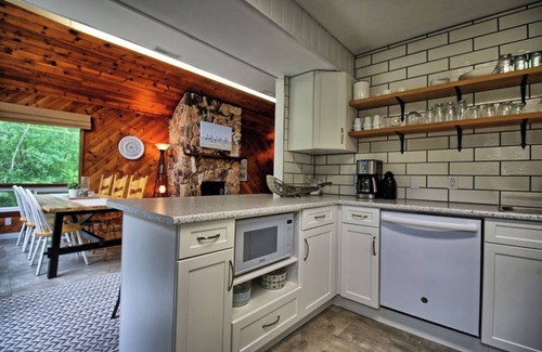 Beaconia Cabine | Discover Your Perfect Retreat at Evergreen Escape Cabin Rental!