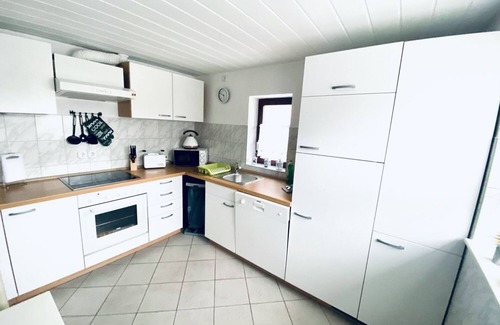 Graal Mueritz Maison | "Discover Your Perfect Beach Getaway: Kapitäns Hus Awaits!"