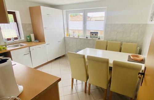 Graal Mueritz Maison | "Discover Your Perfect Beach Getaway: Kapitäns Hus Awaits!"