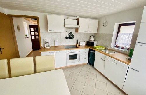 Graal Mueritz Maison | "Discover Your Perfect Beach Getaway: Kapitäns Hus Awaits!"