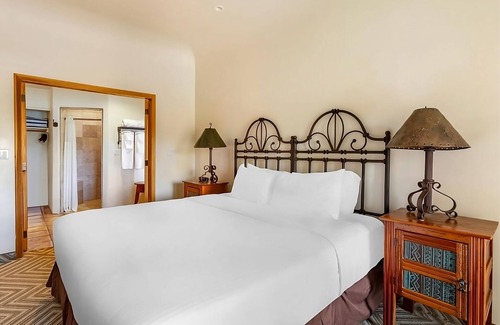 Cave Creek Hôtel | Discover Your Retreat! Full Kitchen, Swimming Pool, Free Parking!