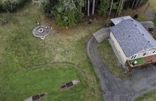 Carrolls Maison | Discover Your Serenity: A Hidden Gem Awaits at our Serene Cottage In The Woods