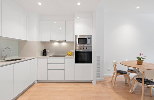 Diagonal Mar i el Front Maritim del Poblenou Appartement | Discover Your Urban Oasis: Modern 1-Bedroom Apartment in Barcelona's Vibrant Forum Area