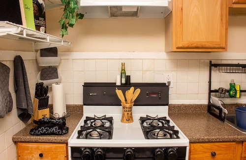 Hough Maison | Consider a cozy private 2-bedroom urban abode centrally located - near Lake Erie