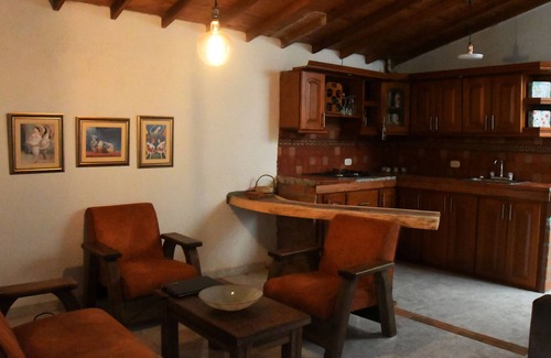 Guatape Appartement | Disfruta de los zócalos y colores en Guatapé