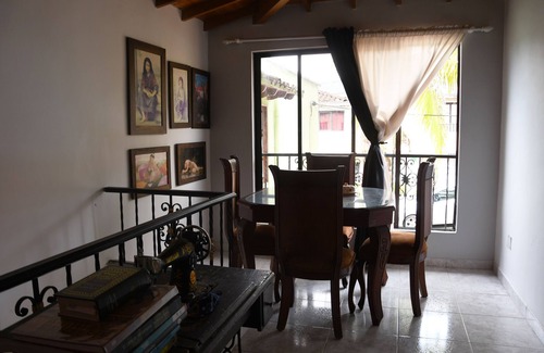 Guatape Appartement | Disfruta de los zócalos y colores en Guatapé