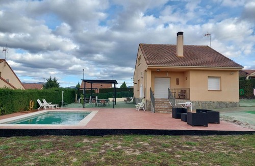 Zarzuela del Monte Maison | Disfrutar y relajarse en el Robledal