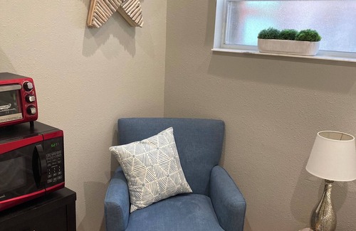 Land O' Lakes Appartement | Lakefront Studio with Amenities.