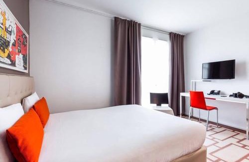 Serris Appartement | Disneyland Deluxe flat, outside pool, Climatisation, 1 min to Disney Parks