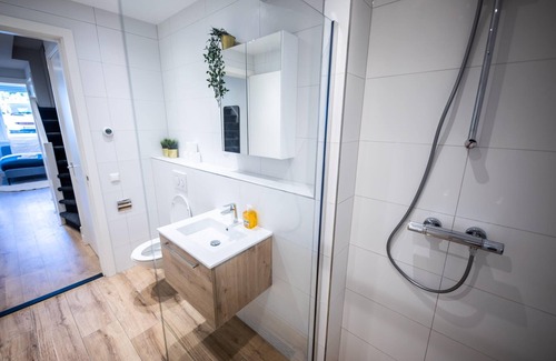 Hillegersberg-Zuid Appartement | Distinct 2 bedroom Serviced Apartment 84m2 -VP2D-