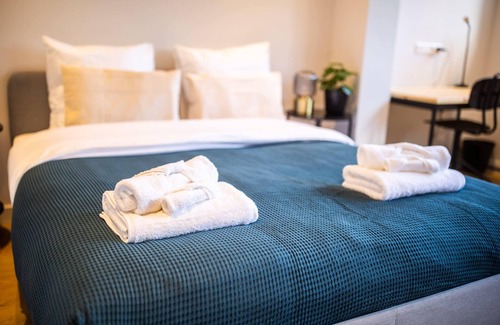 Hillegersberg-Zuid Appartement | Distinct 2 bedroom Serviced Apartment 84m2 -VP2D-