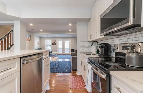 Columbia Heights Maison | District Townhome with Two Free Parkings #DCottage