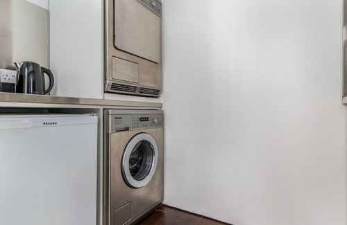 De Beauvoir Appartement | Divine Hoxton 2BR w/ Balcony Overlooking Canal, nr Bars, by Blueground
