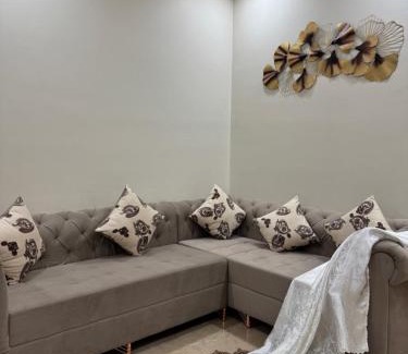 Saket Appartement | Divine India Service Apartment 3Bhk,J-267