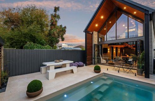 Saint Albans Maison | Divine on Derby - Christchurch Holiday Home