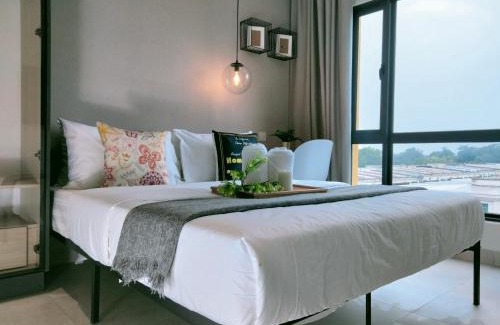 Shah Alam Appartement | DK 2BR 5Pax with balcony NEAR Subang Airport
