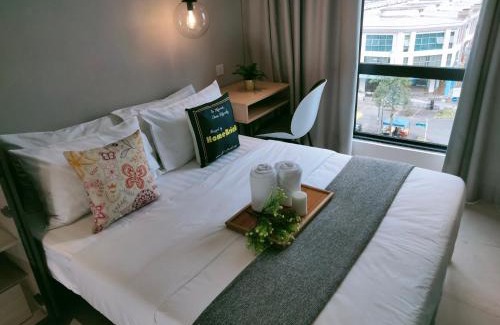 Shah Alam Appartement | DK 2BR 5Pax with balcony NEAR Subang Airport