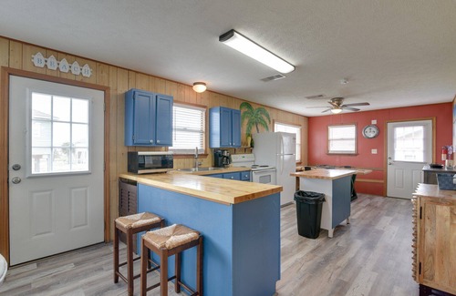 Crystal Beach Cabine | DKD'S Hideaway