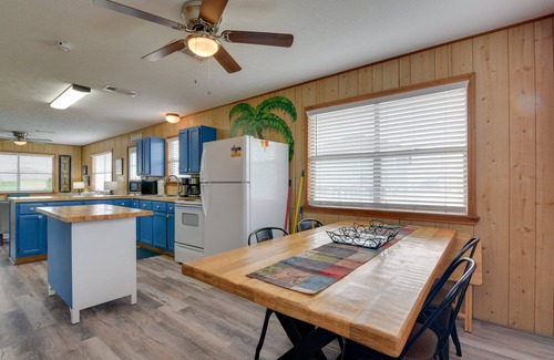 Crystal Beach Cabine | DKD'S Hideaway