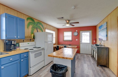 Crystal Beach Cabine | DKD'S Hideaway