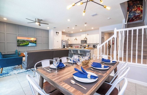 Davenport Maison | DLuxx Windsor Island – 5BR Pool & Themed Rooms 271
