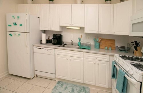 Crystal City Appartement | DMV-RARE! Wifi - Mall & DC Airport Access