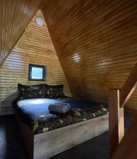 Vulcan Chalet De Ski | DnD Mountain Escape