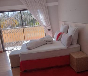Mahikeng Appartement | Dne Blue Star