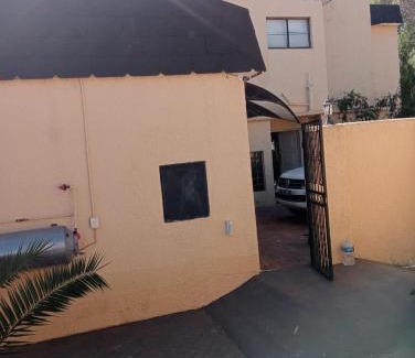 Mahikeng Appartement | Dne Blue Star