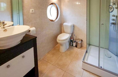 Montousse Appartement | Do you want to relax in the high Pyrenees, quiet and close to the mountains? Then this place is made