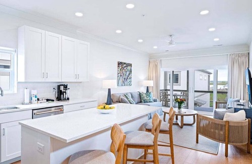 Georgetown Maison | Dock and Dwell at the Winyah Bay Club, Pool, Outdoor Lounge/Grill and Boat Slip included!