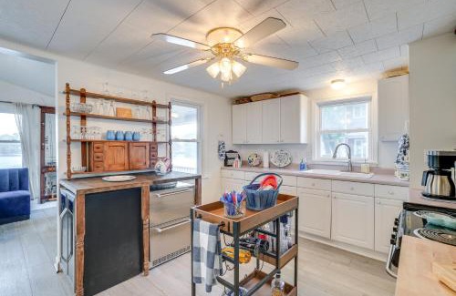 Bronson Maison | Dock and Kayak - Waterfront Retreat on Gilead Lake!
