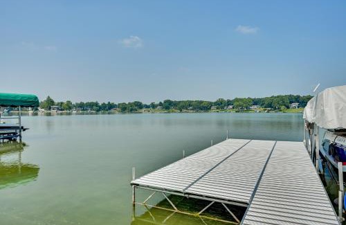 Union Maison | Dock and Kayaks Lake-View Home, 29 Mi to Notre Dame