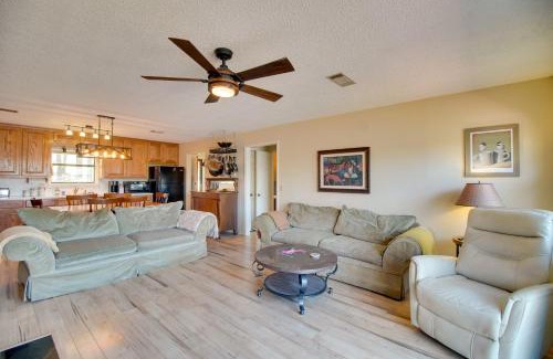 Scranton Maison | Dock and Water-View Deck Home on Lake Dardanelle