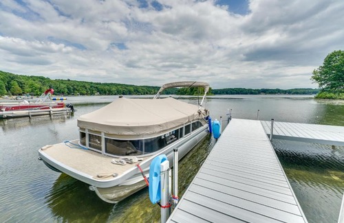 Free Soil Maison | Dock and Yard Games Lakefront Michigan Getaway!