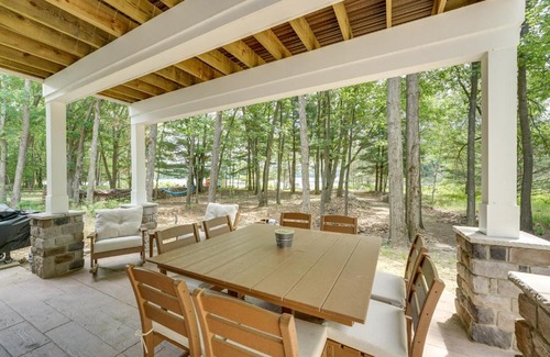 Free Soil Maison | Dock and Yard Games Lakefront Michigan Getaway!