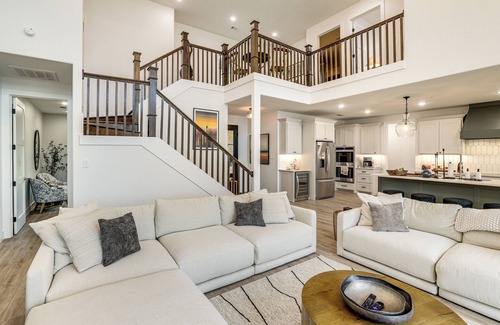Gun Barrel City Maison | Dock & Hot Tub! High-End Cedar Creek Lake Retreat