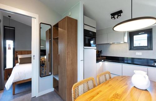 Delfstrahuizen Maison | Docklodge at Frisian Lakes with Private Mooring