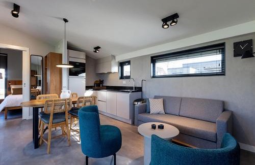 Delfstrahuizen Maison | Docklodge in Friesland with Private Mooring