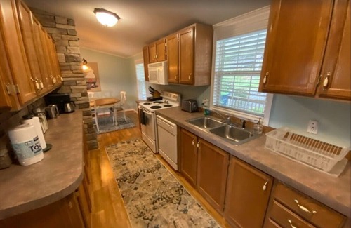 Moneta Maison | Dockside Daze-Prime Waterfront Loc w/ Amazing View, Firepit, Tiki Bar, Lrg Dock