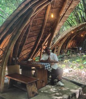 Undisan Lit Et Petit-Déjeuner | Dody Guest House