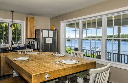 Lochmere Maison | Dog, boat, and family friendly house with private dock on Lake Winnisquam