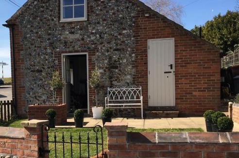 Little Barningham Maison | Dog Cottage