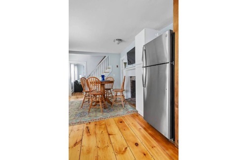 Newburyport Maison | Dog Daze 2- South End Newburyport 30 day rental