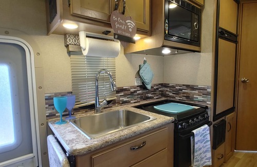 Fort Pierce Maison | Dog & Boat Friendly 1-bedroom camper/RV