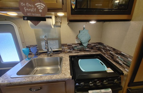 Fort Pierce Maison | Dog & Boat Friendly 1-bedroom camper/RV