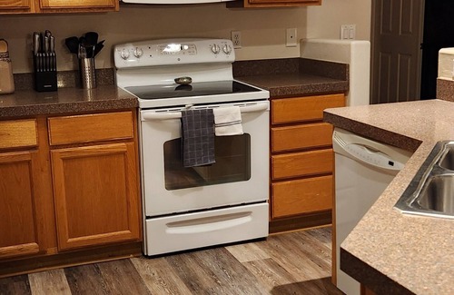 The Bluffs Maison | Dog-friendly 3-bedroom unit near Tucson National Golf Course