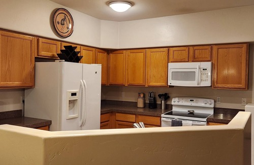 The Bluffs Maison | Dog-friendly 3-bedroom unit near Tucson National Golf Course