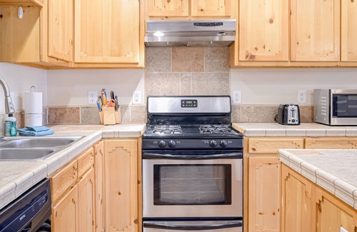 Taos Maison | Dog-friendly adobe with mountain view, foosball, hammocks, grill, WiFi, & W/D