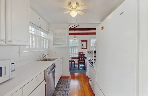 Town of Southold Town Maison | Dog-Friendly Beachfront Home w/Deck, Free WiFi, Ocean Views, & Wood Fireplace